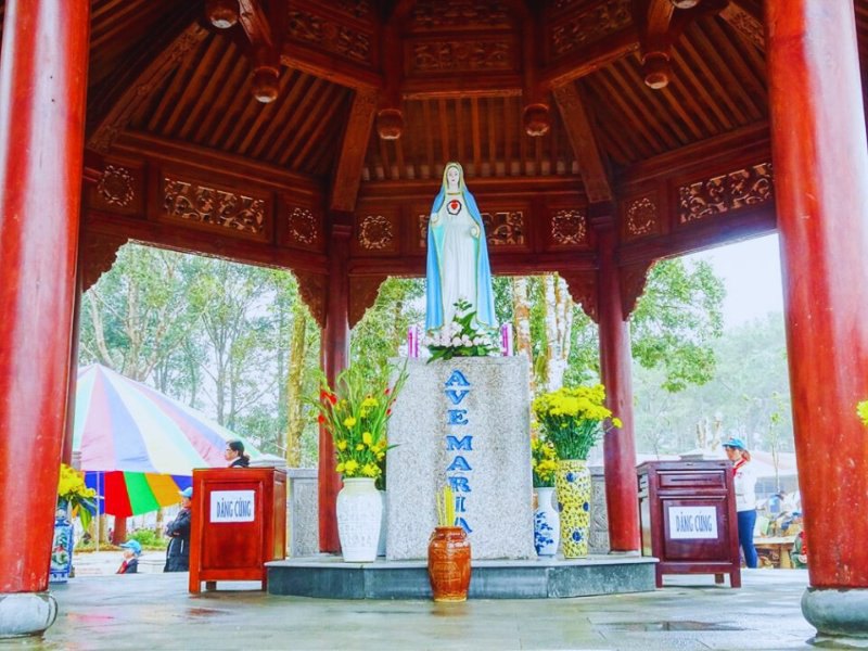 Tượng Đức Mẹ Măng Đen núi rừng Tượng Đức Mẹ Măng Đen núi rừng