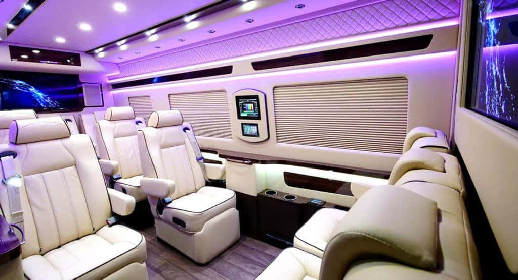 Nội thất xe limousine VIP sang trọng