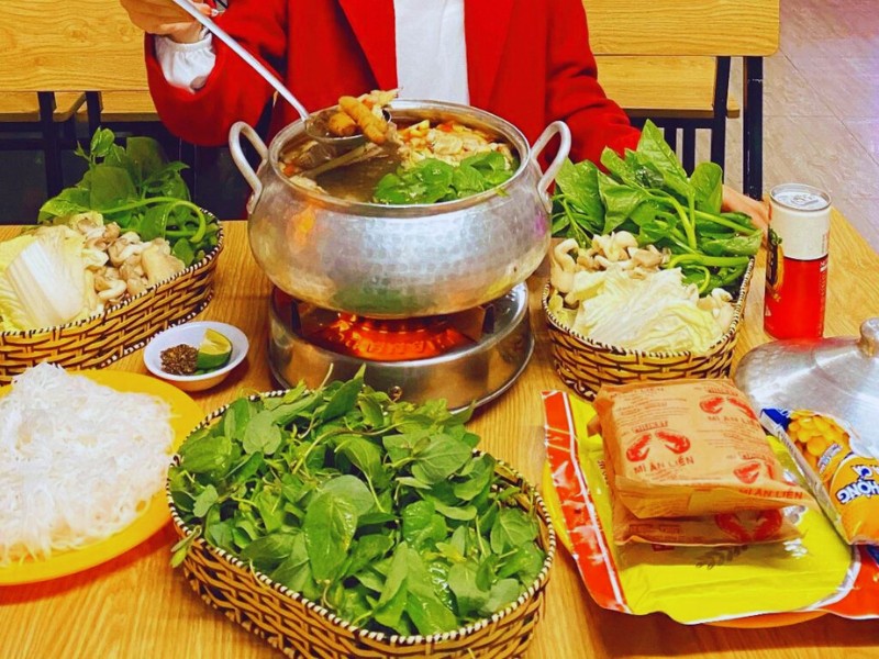 Lẩu gà sâm Măng Đen